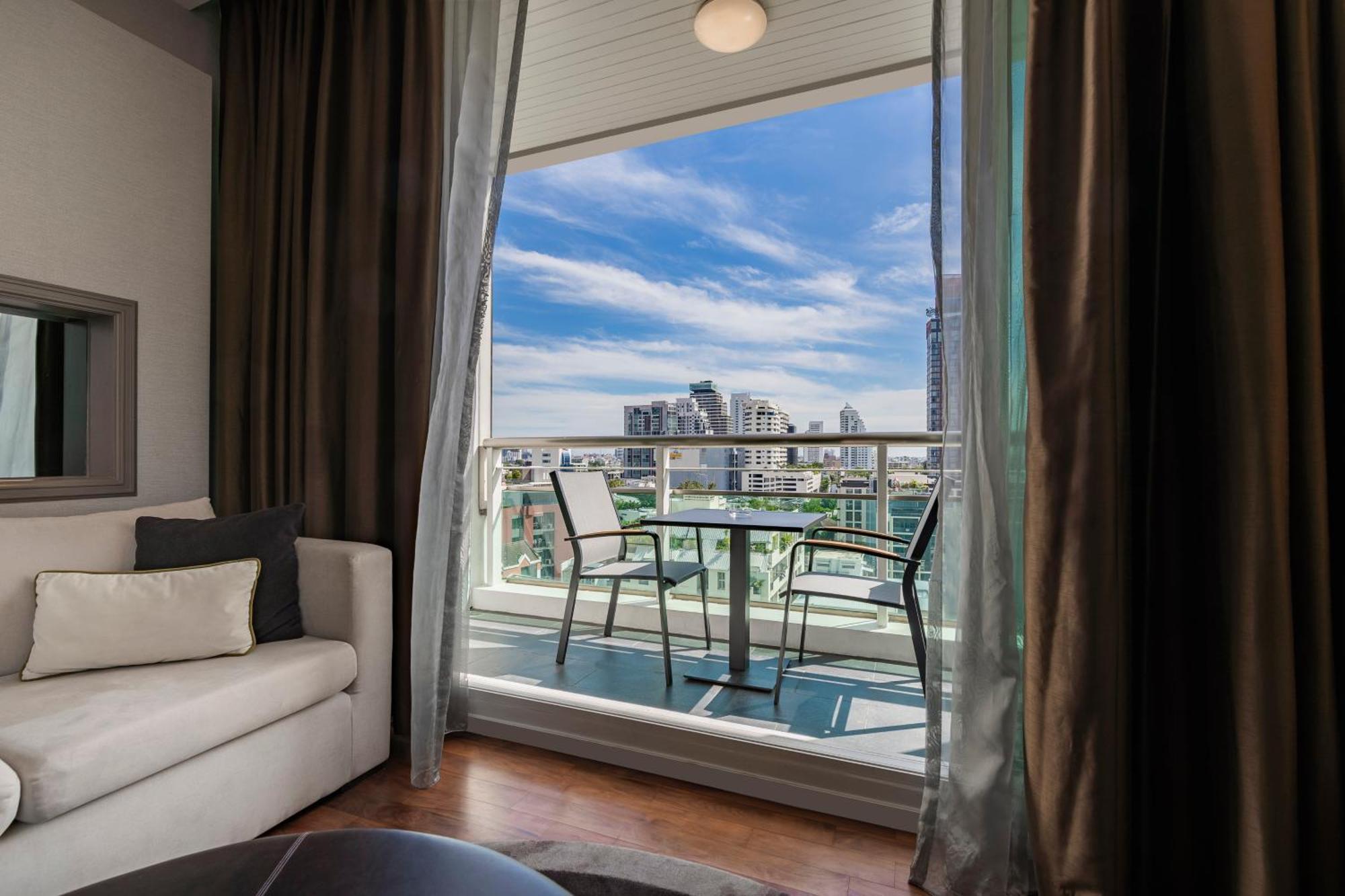 Muu Bangkok, Small Luxury Hotels Of The World Esterno foto View from a suite at the hotel